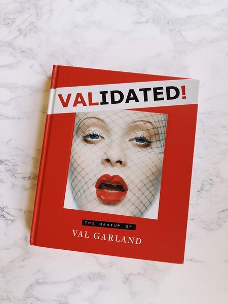 Книга Validated - обкладинка