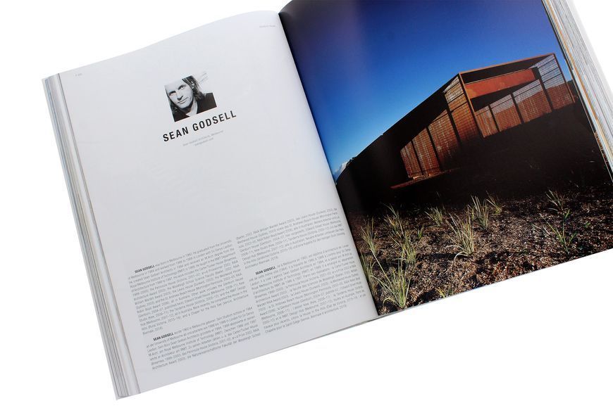 Книга Contemporary Houses. 100 Homes Around the World - обкладинка