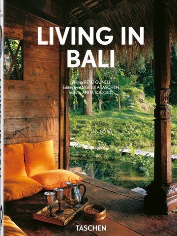 Книга Living in Bali - обкладинка